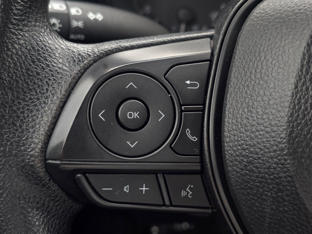 Used 2025 Toyota Corolla LE FWD image 40