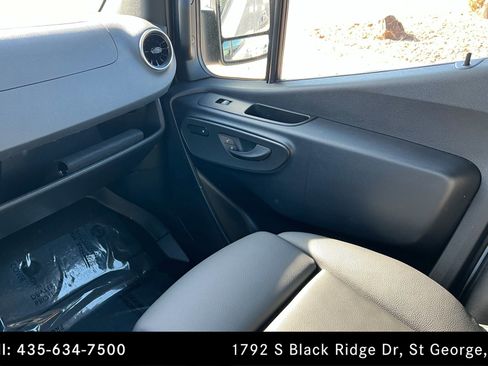 Used 2025 Mercedes-Benz Sprinter 3500 image 10