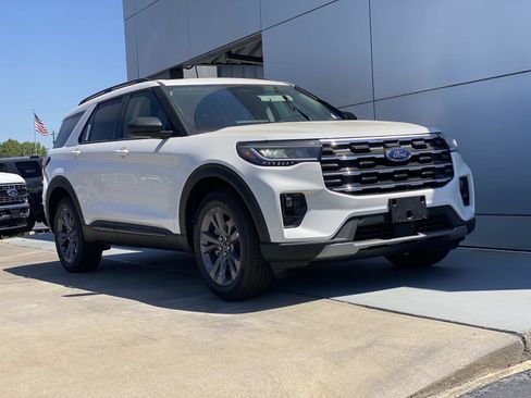 New 2026 Ford Explorer Active w/ Active Comfort Package image 1