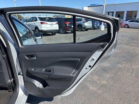 Used 2025 Nissan Versa SV image 26