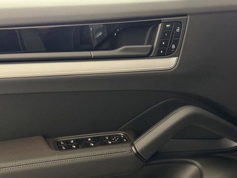 New 2026 Porsche Cayenne Coupe AWD/4WD image 14