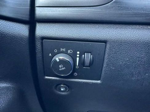 Used 2020 Jeep Grand Cherokee Laredo w/ Security & Convenience Group image 34