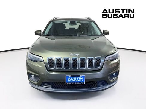 Used 2019 Jeep Cherokee Latitude Plus FWD image 2