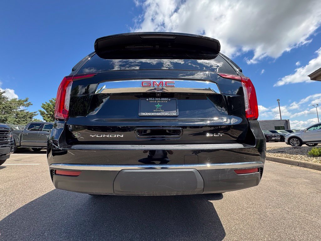 Used 2024 GMC Yukon XL SLT AWD/4WD image 14