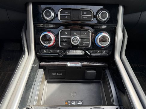 Used 2024 GMC Yukon Denali AWD/4WD image 20