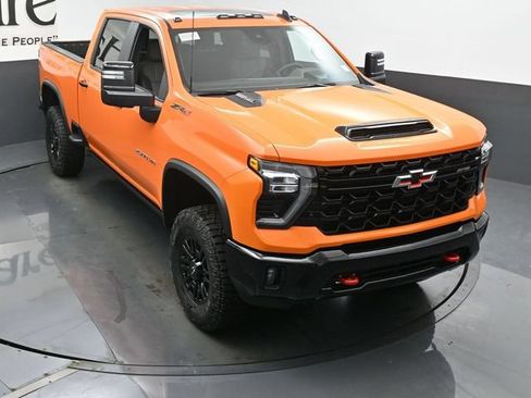 Used 2025 Chevrolet Silverado 2500 ZR2 w/ Technology Package AWD/4WD image 25