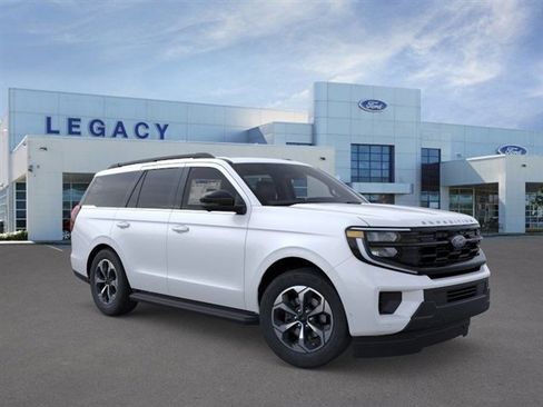 New 2026 Ford Expedition Active image 7