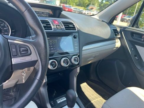 Used 2017 Subaru Forester 2.5i Premium w/ Popular Package #2A AWD/4WD image 5