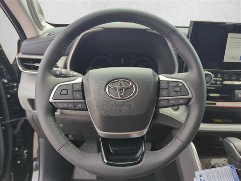 New 2026 Toyota Highlander Limited AWD/4WD image 14