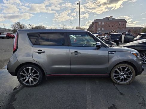 Used 2018 Kia Soul ! w/ Tech Package image 4