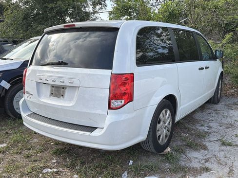Used 2020 Dodge Grand Caravan SE FWD image 8