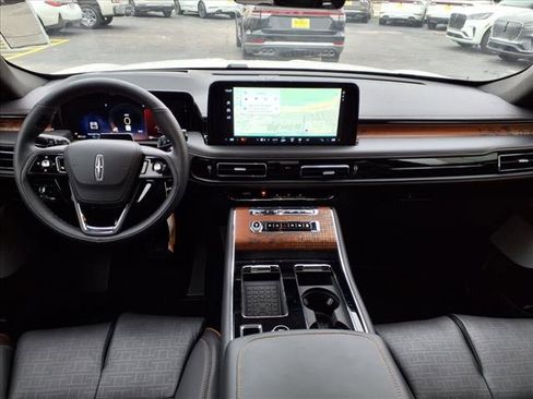 New 2025 Lincoln Aviator Black Label image 6