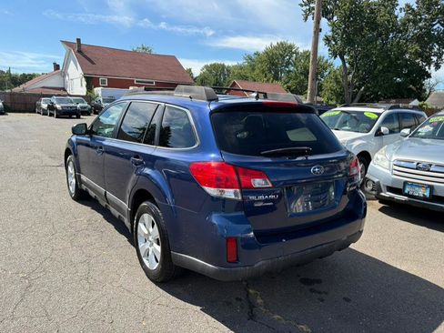 Used 2011 Subaru Outback 2.5i Limited image 3
