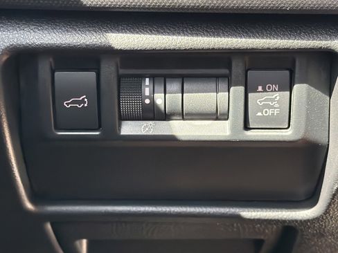 Certified 2025 Subaru Forester Premium AWD/4WD image 26