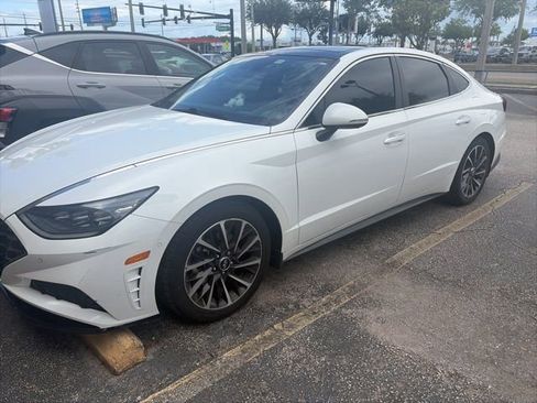 Used 2022 Hyundai Sonata Limited FWD image 2