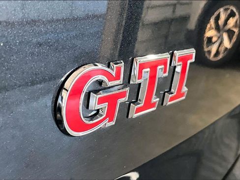 Used 2017 Volkswagen GTI Autobahn image 11
