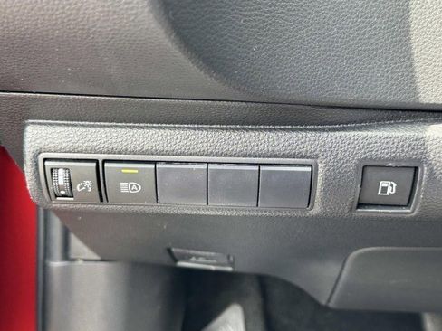 Used 2020 Toyota Corolla LE image 29