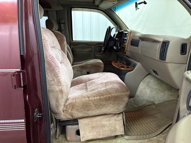 Used 1998 Chevrolet Express 1500 RWD image 21