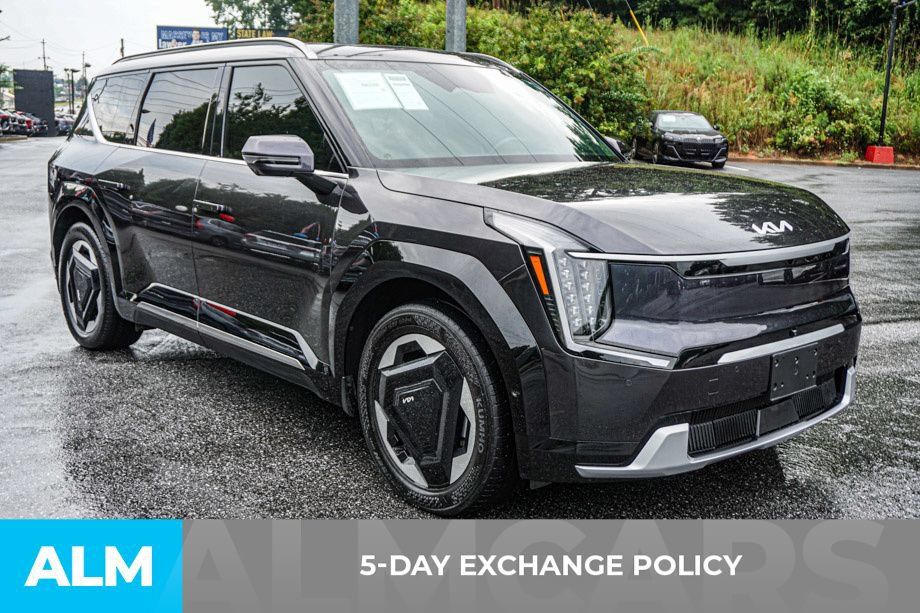 Used 2024 Kia EV9 Land AWD/4WD image 3
