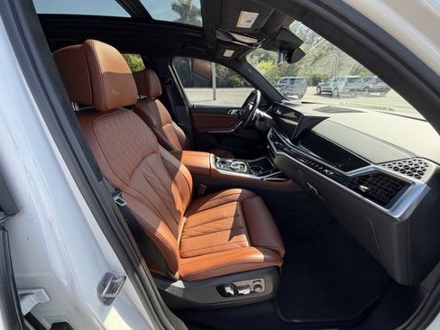 Used 2024 BMW X7 xDrive40i w/ Executive Package image 8