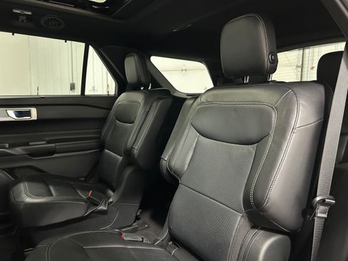 Used 2020 Ford Explorer Limited w/ Class III Trailer Tow Package AWD/4WD image 30