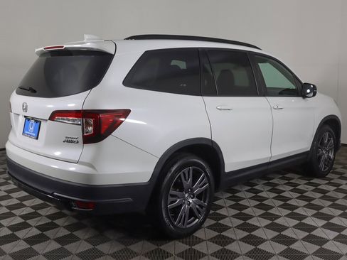 Used 2022 Honda Pilot Sport image 11
