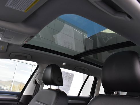 Used 2019 Volkswagen Golf Alltrack SE image 17