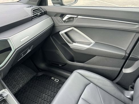 Certified 2025 Audi Q3 2.0T Premium Plus w/ Premium Plus Package AWD/4WD image 36