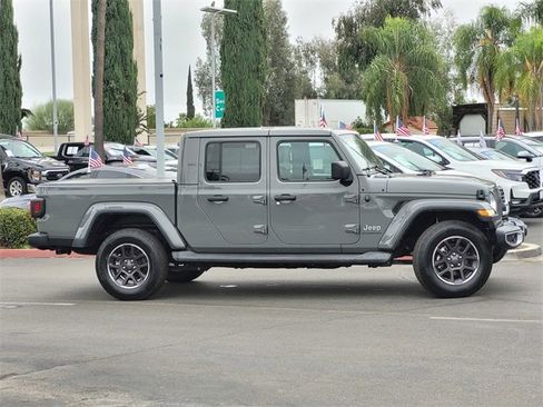 Used 2022 Jeep Gladiator Overland w/ Popular Equipment Package image 4
