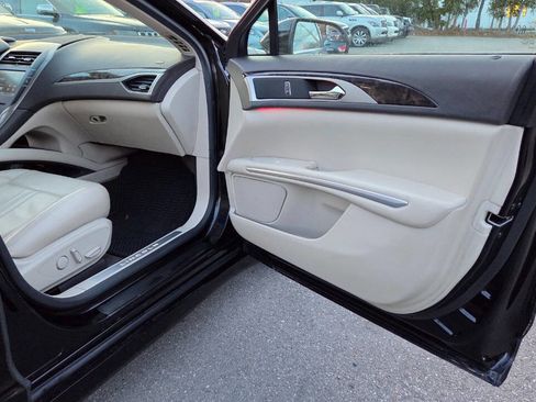 Used 2016 Lincoln MKZ AWD w/ Technology Package image 40