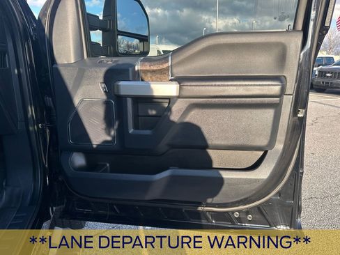 Certified 2022 Ford F250 Lariat w/ Black Appearance Package image 16