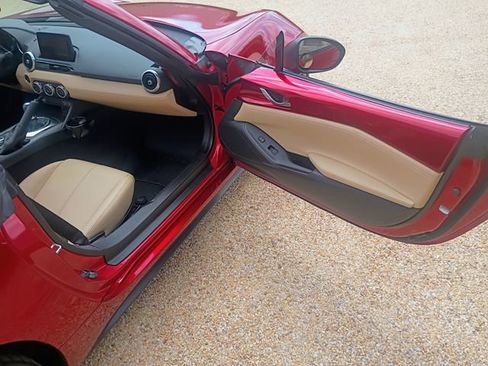Used 2020 MAZDA MX-5 Miata RF Grand Touring RWD image 43
