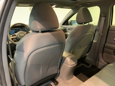 Used 2022 Hyundai Elantra SEL w/ Convenience + Premium Package image 37