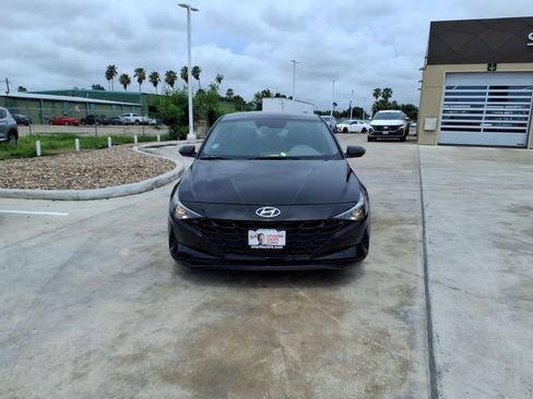 Used 2023 Hyundai Elantra SEL w/ Convenience Package FWD image 8