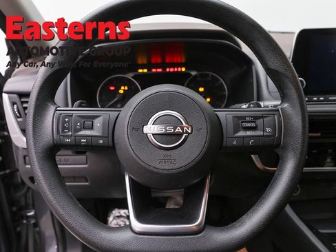 Used 2023 Nissan Rogue S AWD/4WD image 10