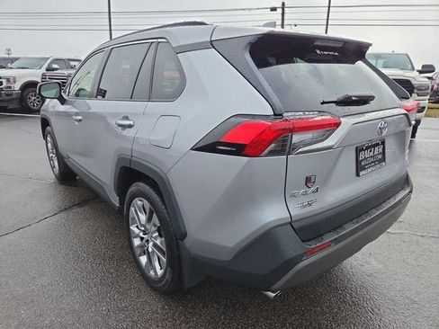 Used 2019 Toyota RAV4 Limited image 4