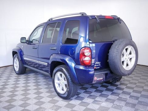 Used 2007 Jeep Liberty Limited AWD/4WD image 6