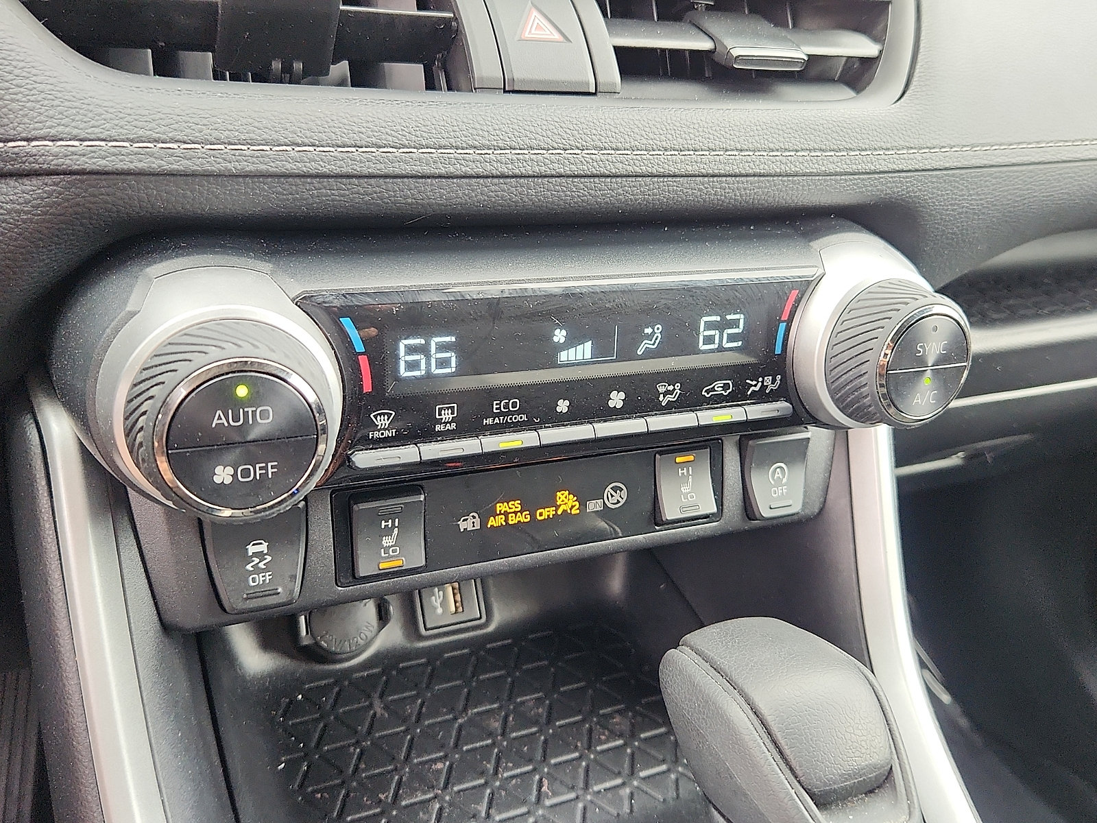 Used 2024 Toyota RAV4 XLE w/ Convenience Package AWD/4WD image 16