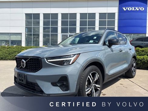 Used 2023 Volvo XC40 B5 Plus w/ Driver Assist Package AWD/4WD image 1
