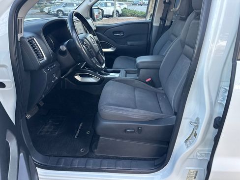 Used 2022 Nissan Frontier SV image 9