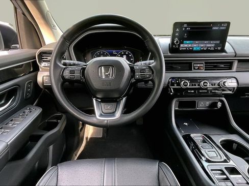 Used 2025 Honda Pilot Elite image 7