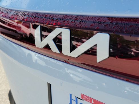 Used 2026 Kia Seltos EX FWD image 7