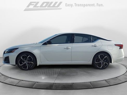 New 2025 Nissan Altima 2.5 SR image 3