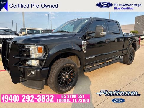 Used 2022 Ford F250 XLT w/ Black Appearance Package AWD/4WD image 3