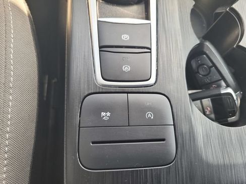 Certified 2022 Ford Escape SE w/ SE Sport Appearance Package FWD image 25