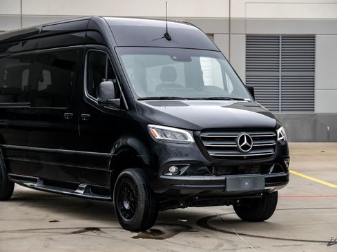 Used 2024 Mercedes-Benz Sprinter 2500 image 27