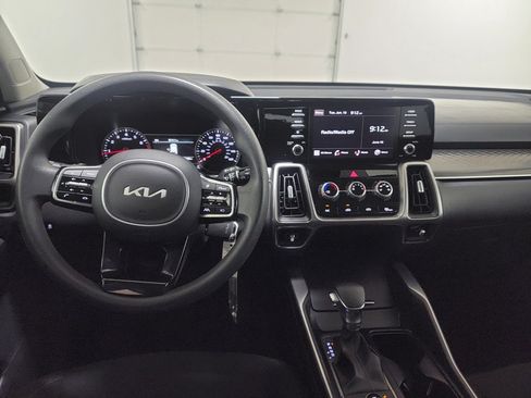 Used 2023 Kia Sorento LX AWD/4WD image 13