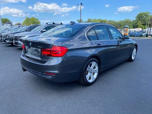 Used 2018 BMW 330i xDrive Sedan w/ Convenience Package AWD/4WD image 4