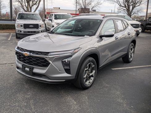 Used 2025 Chevrolet Trax LT image 5