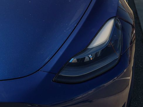Used 2024 Tesla Model Y Long Range AWD/4WD image 10